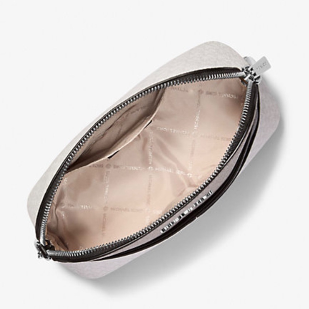 Michael Kors Jet Set Travel Color-Block Signature Logo Crossbody Bag
Optic White - Picture 2 of 16